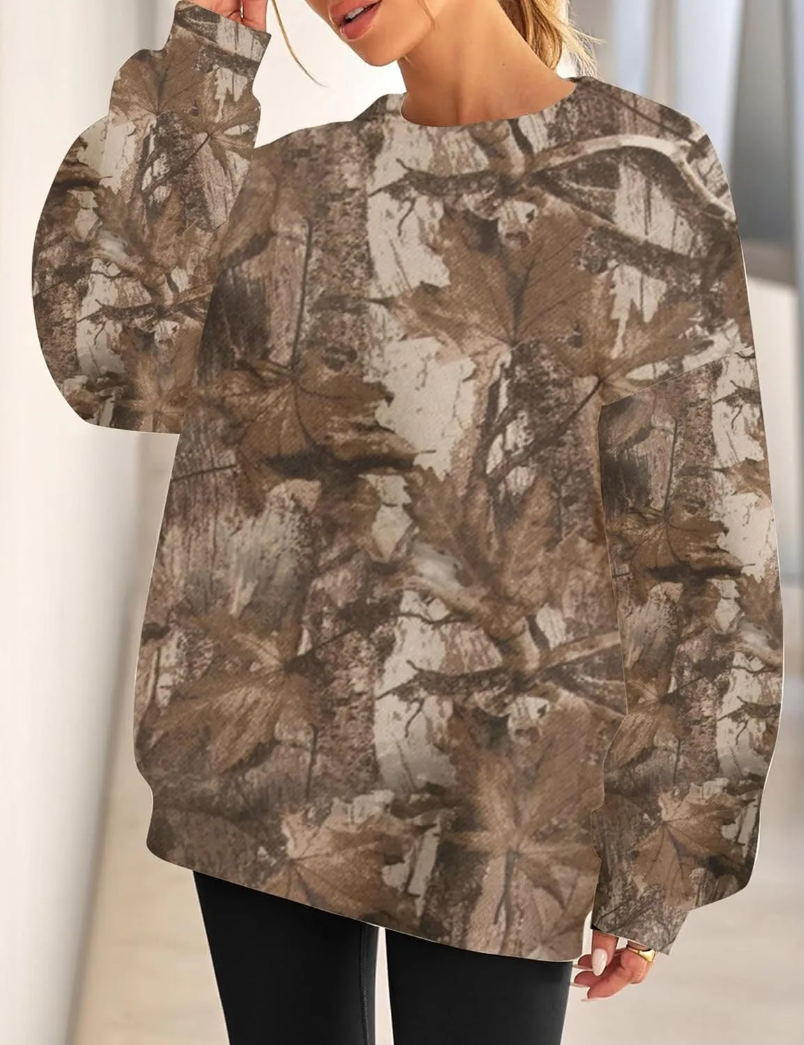 Womens Camo Sweatshirt Oversized Graphic Maple Leaf Print Crewneck Long Sleeve Y2k Trendy Fall Pullover Hoodies